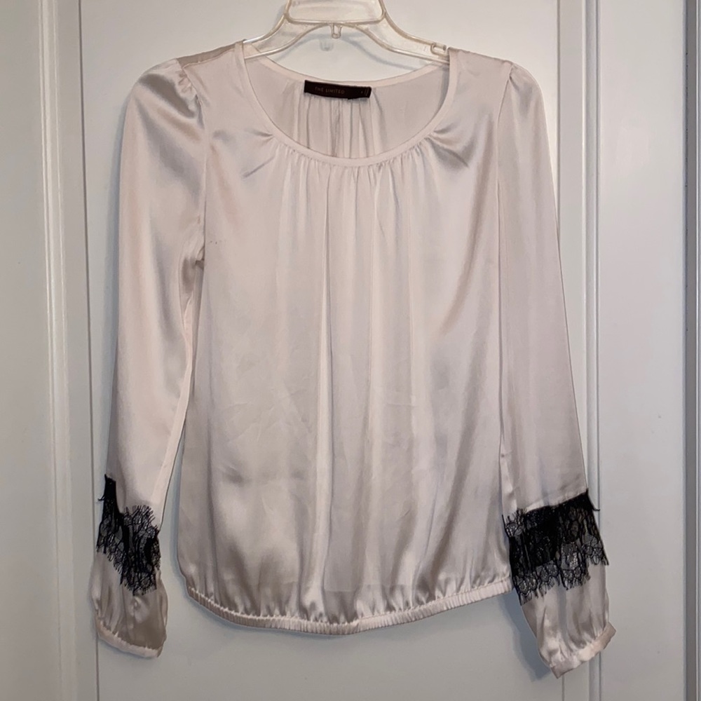 White blouse with lace sleeve detailing